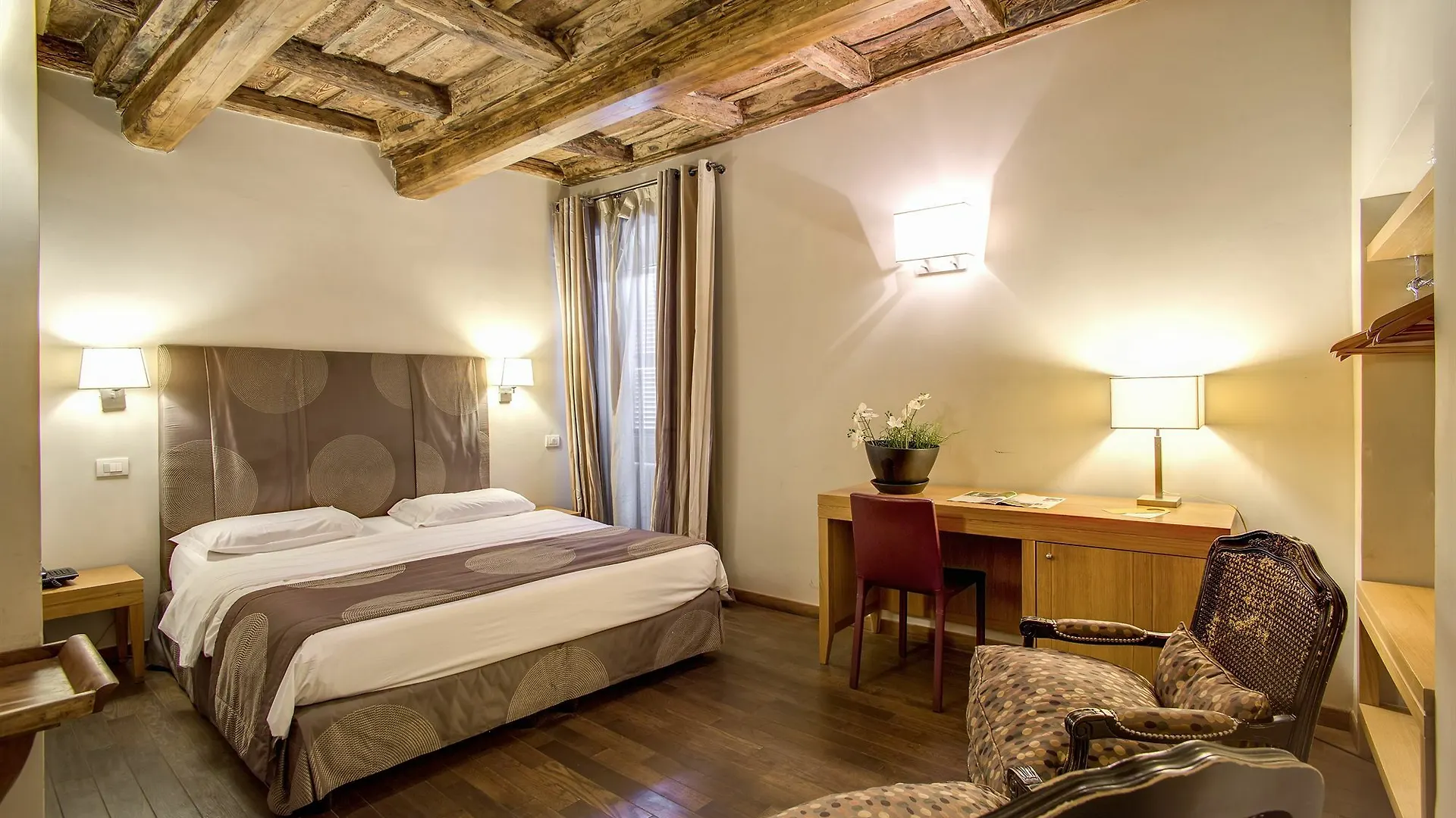 לינה וארוחת בוקר Trevi B&B Roma